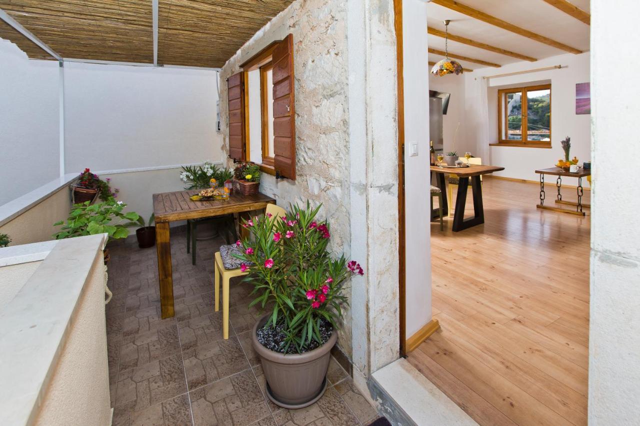 Sparrow Nest Hvar Хвар Экстерьер фото